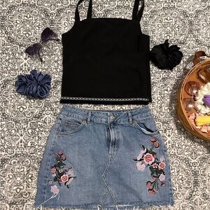 Topshop Moto Embroidered Cut-Off Mini Jean Skirt Sz 8